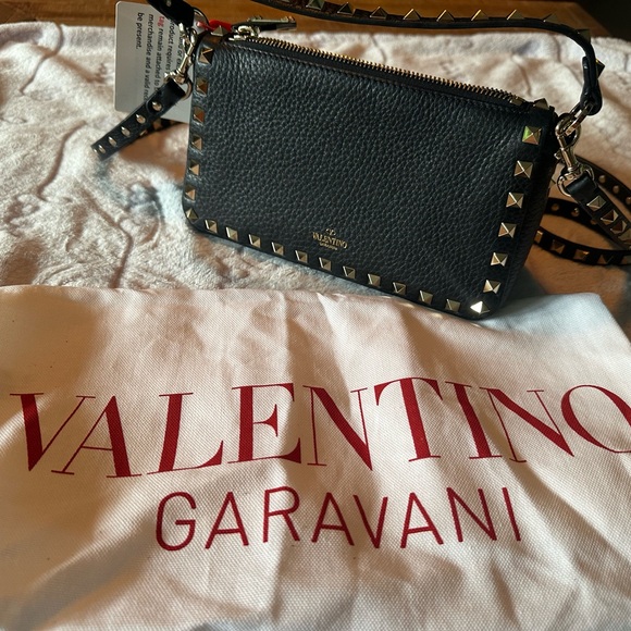 Authentic Valentino Garavani as new Rockstud black bag - Picture 6 of 13